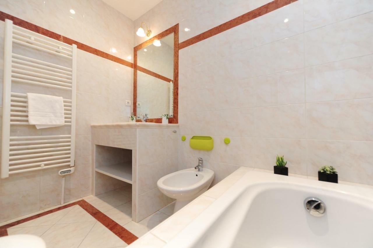 Le Savoy Palace - Five Stars Holiday House Ницца Экстерьер фото